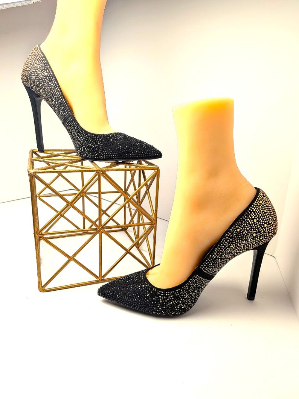 NWOB Aldo Black Rhinestone Stiletto Pumps Heels 9